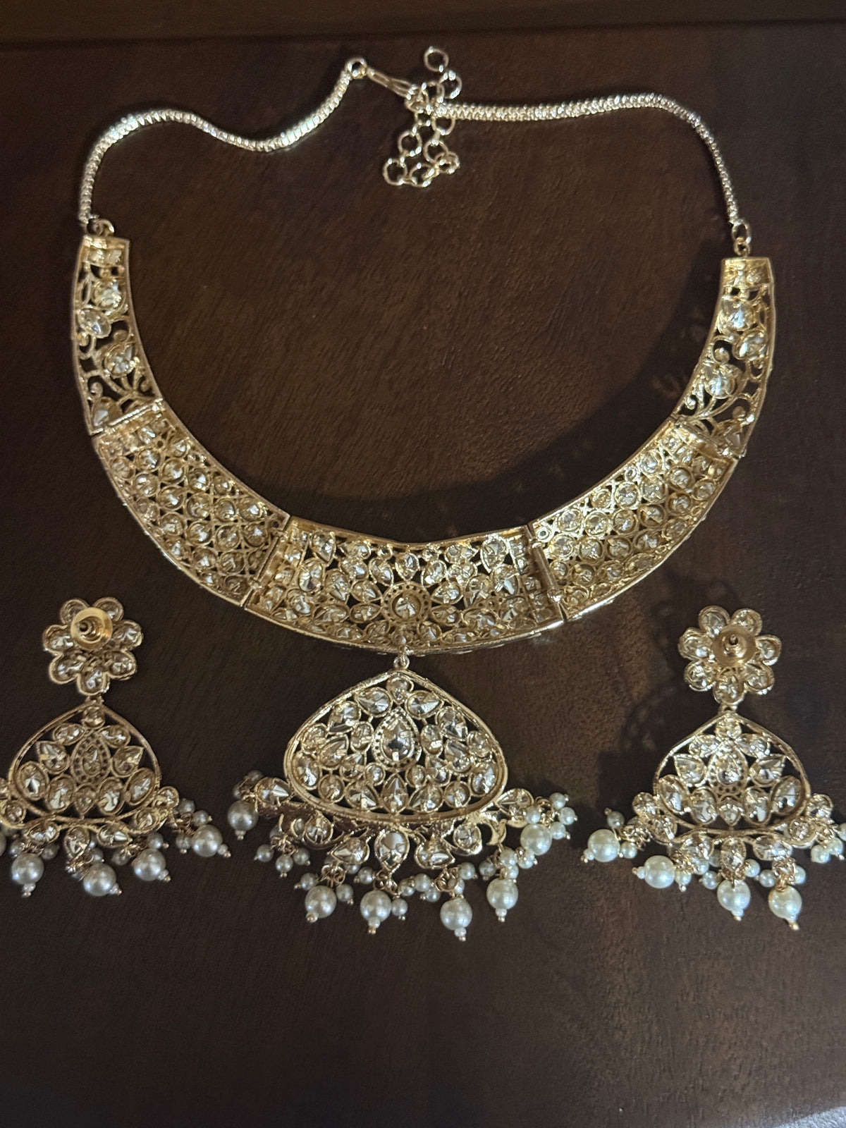 Devika – Moissanite Hasli Necklace Set with Floral Pendant