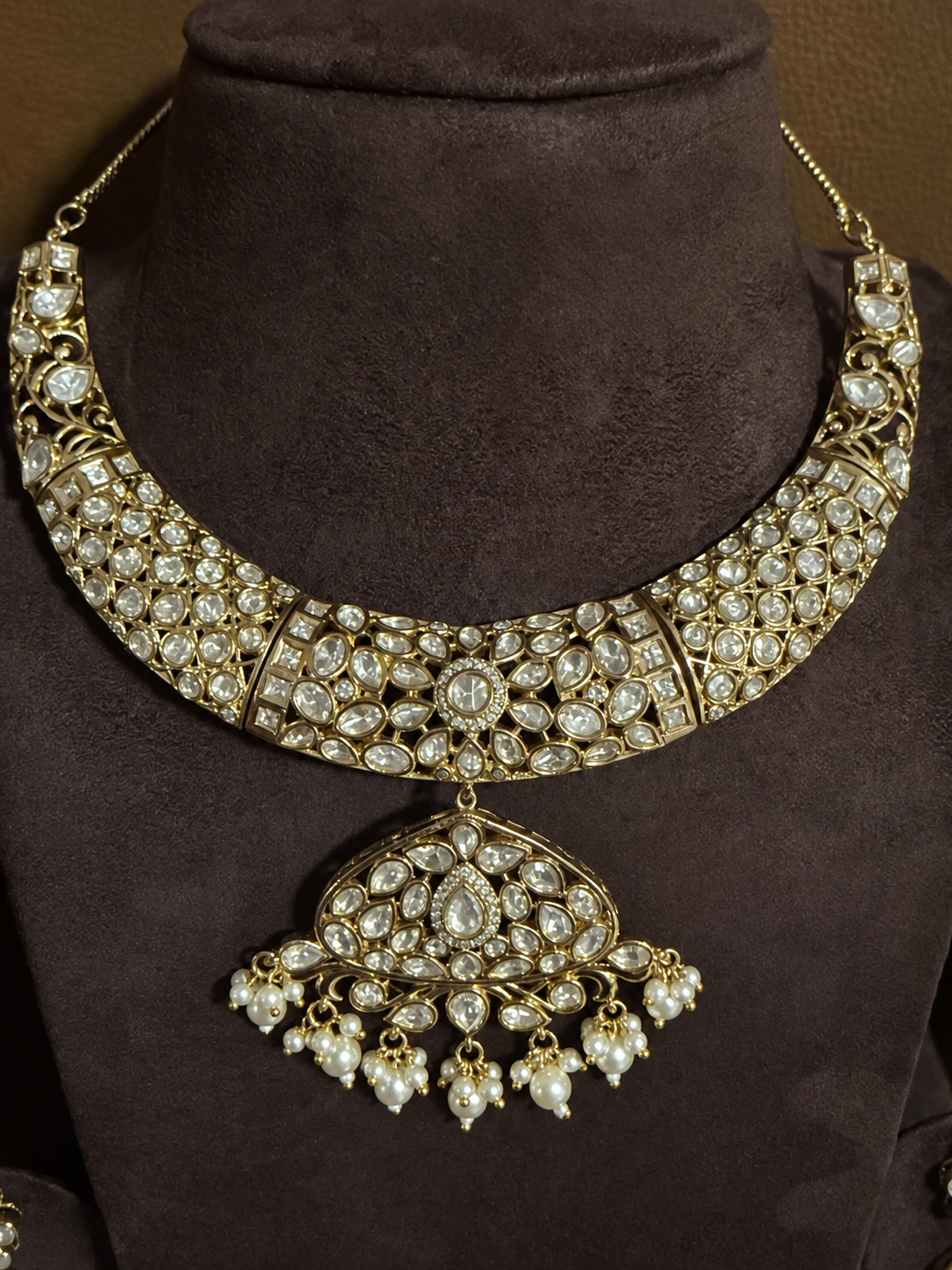 Devika – Moissanite Hasli Necklace Set with Floral Pendant