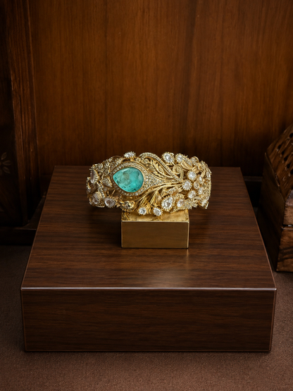 Mrunalika Emerald Kundan Crest Cuff
