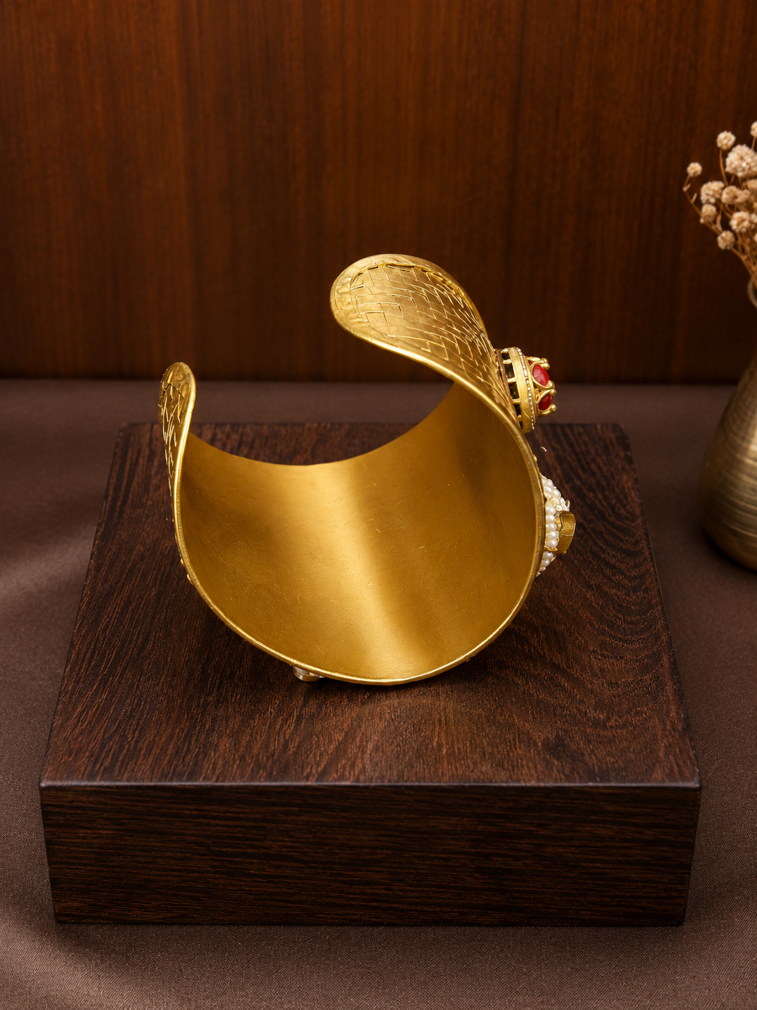 Mahavika – Imperial Multigem Statement Cuff.