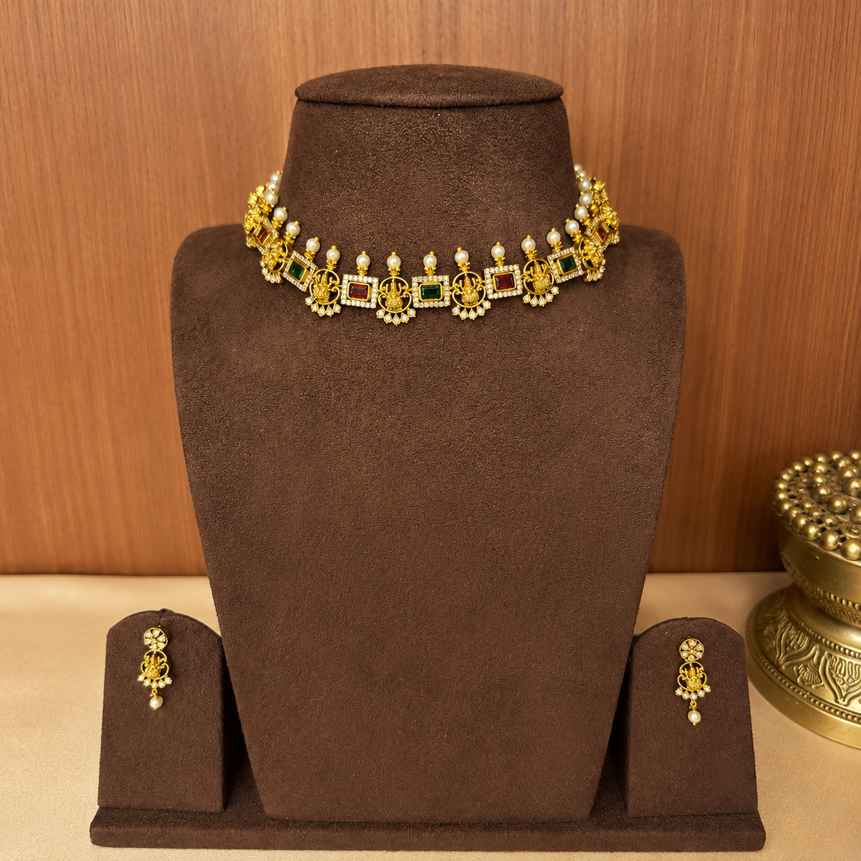 Ratna Lakshmi Kanti – Ruby Emerald Temple Choker Set.