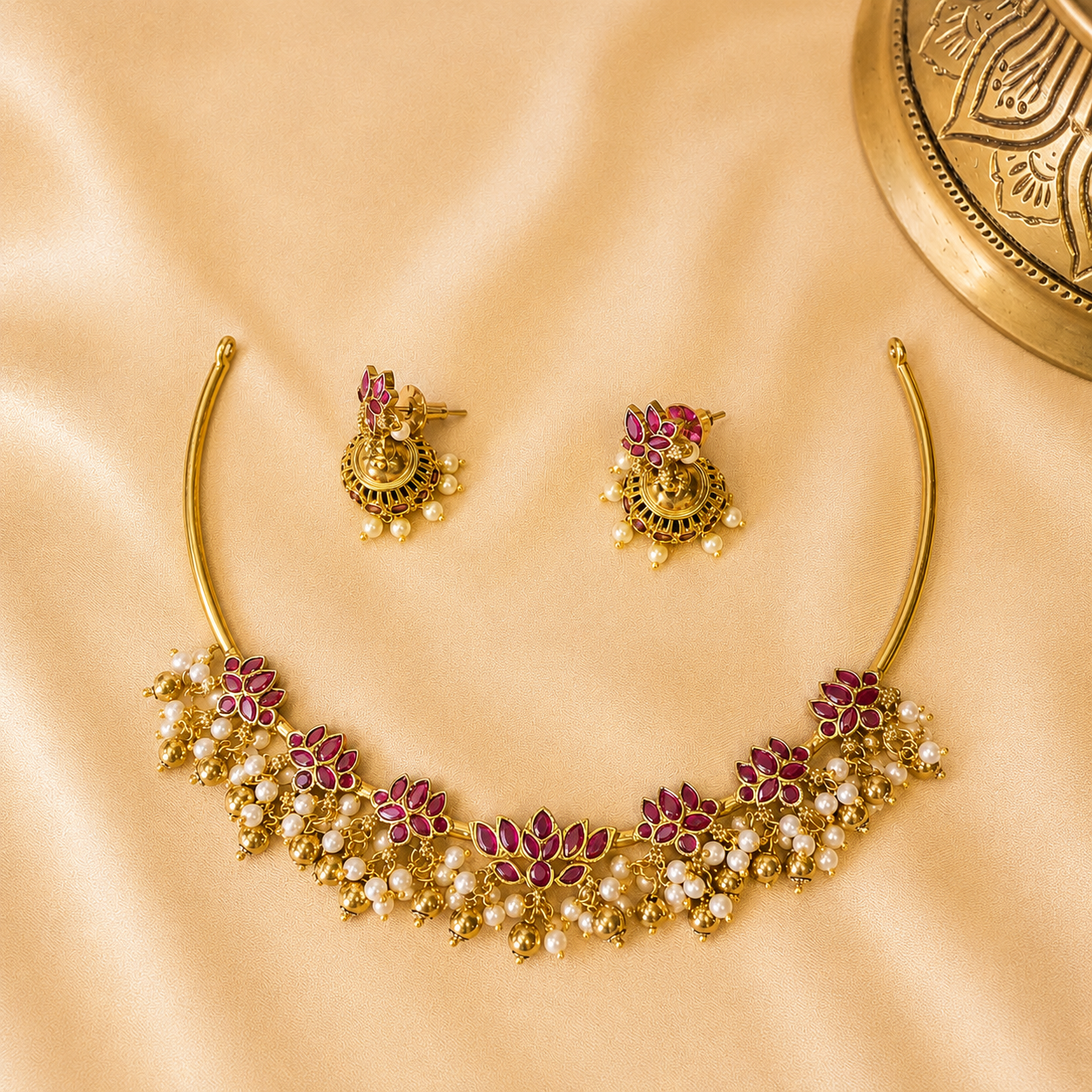 Padma Manjari – Original Jadau Kundan lotus Hasli Necklace Set.