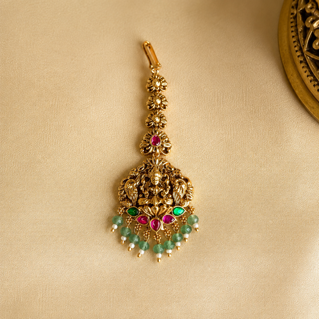 Gajalakshmi Maang Tika – Original Jadau Kundan Maang Tika.