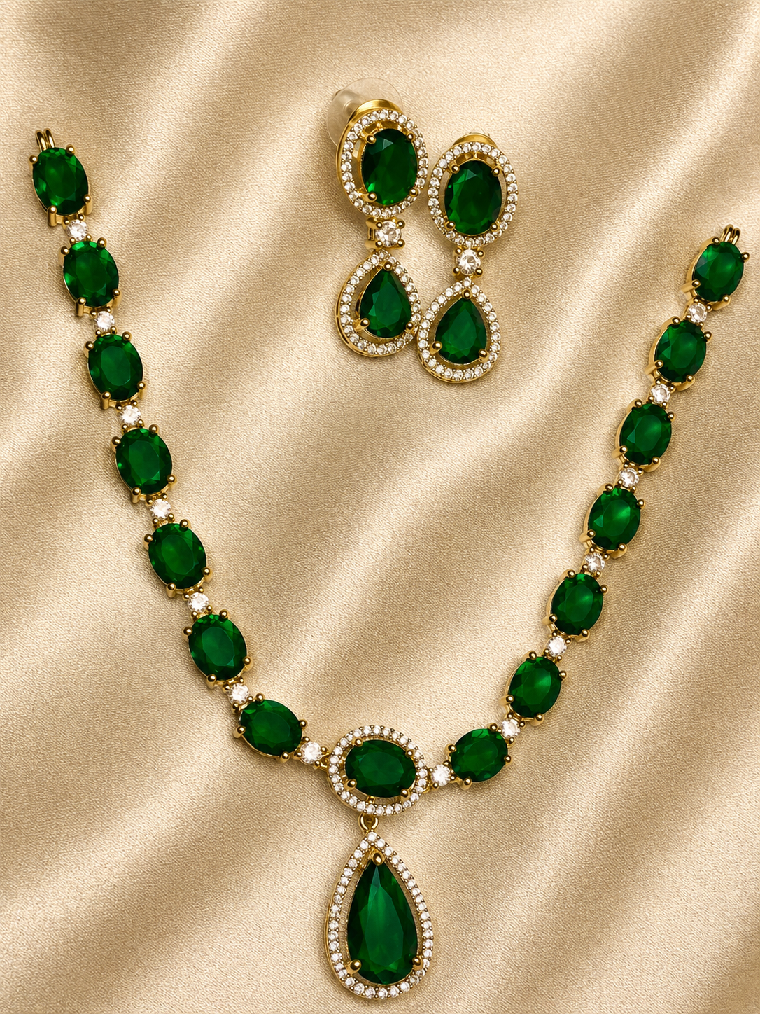 Harnika Petite Emerald Diamond Necklace Set.