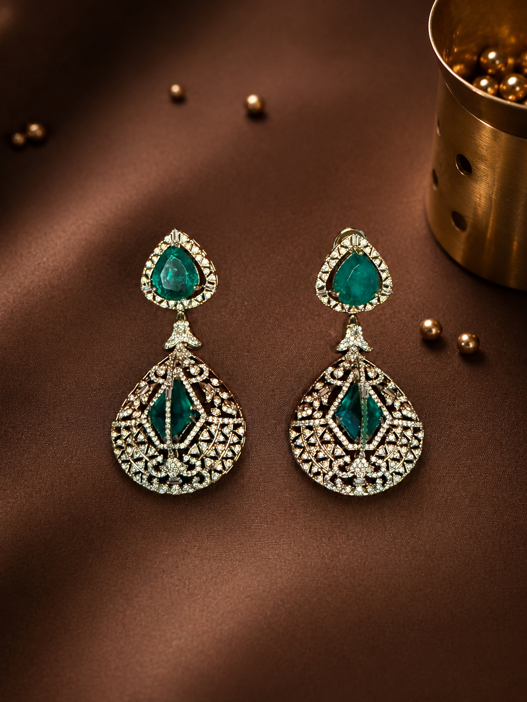 Rajratna – Emerald Diamond Filigree Heritage Necklace Set