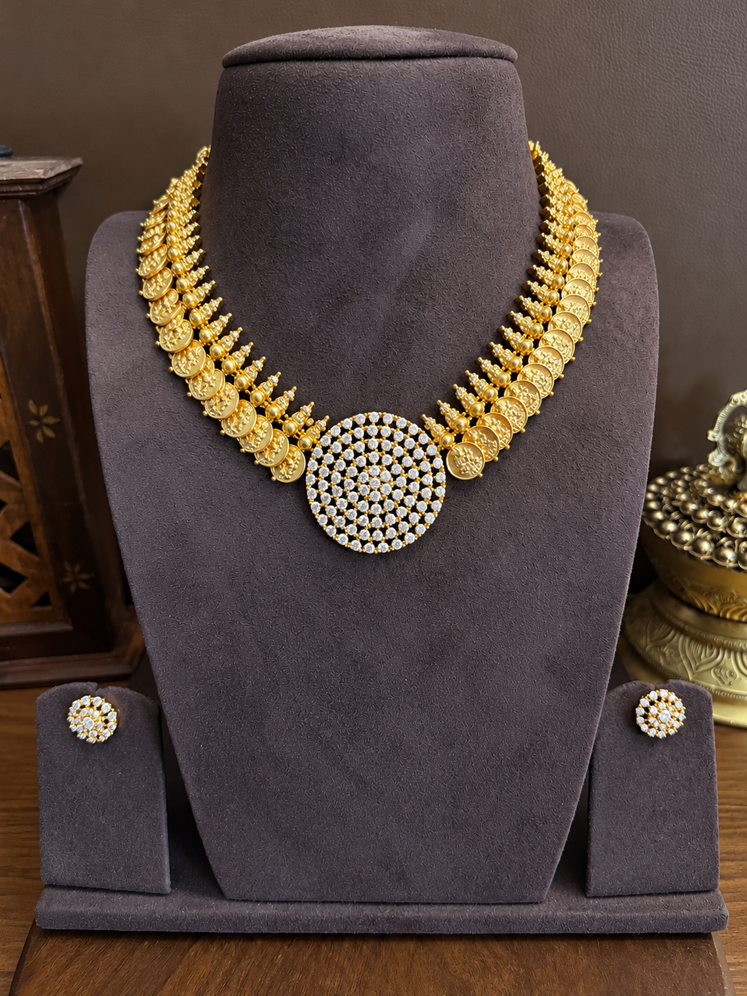Chakrika Kasusara – Zircon Coin Necklace Set with Two Matching Earrings