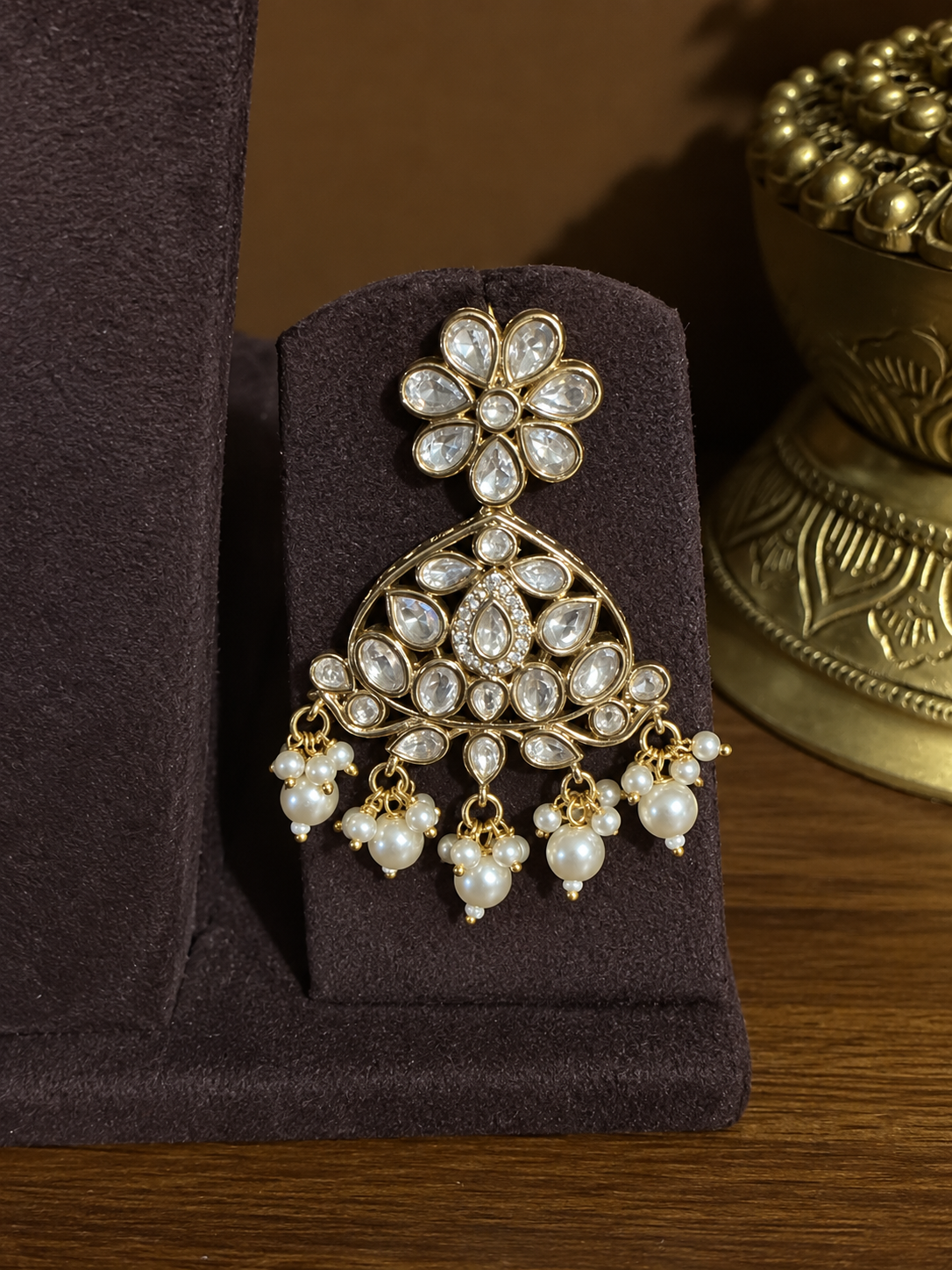 Devika – Moissanite Hasli Necklace Set with Floral Pendant