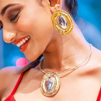 Bold Bi-Tone Necklet