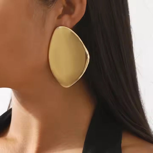 Grand Glossy Studs