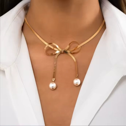 Pearl Droplet Bow Necklace