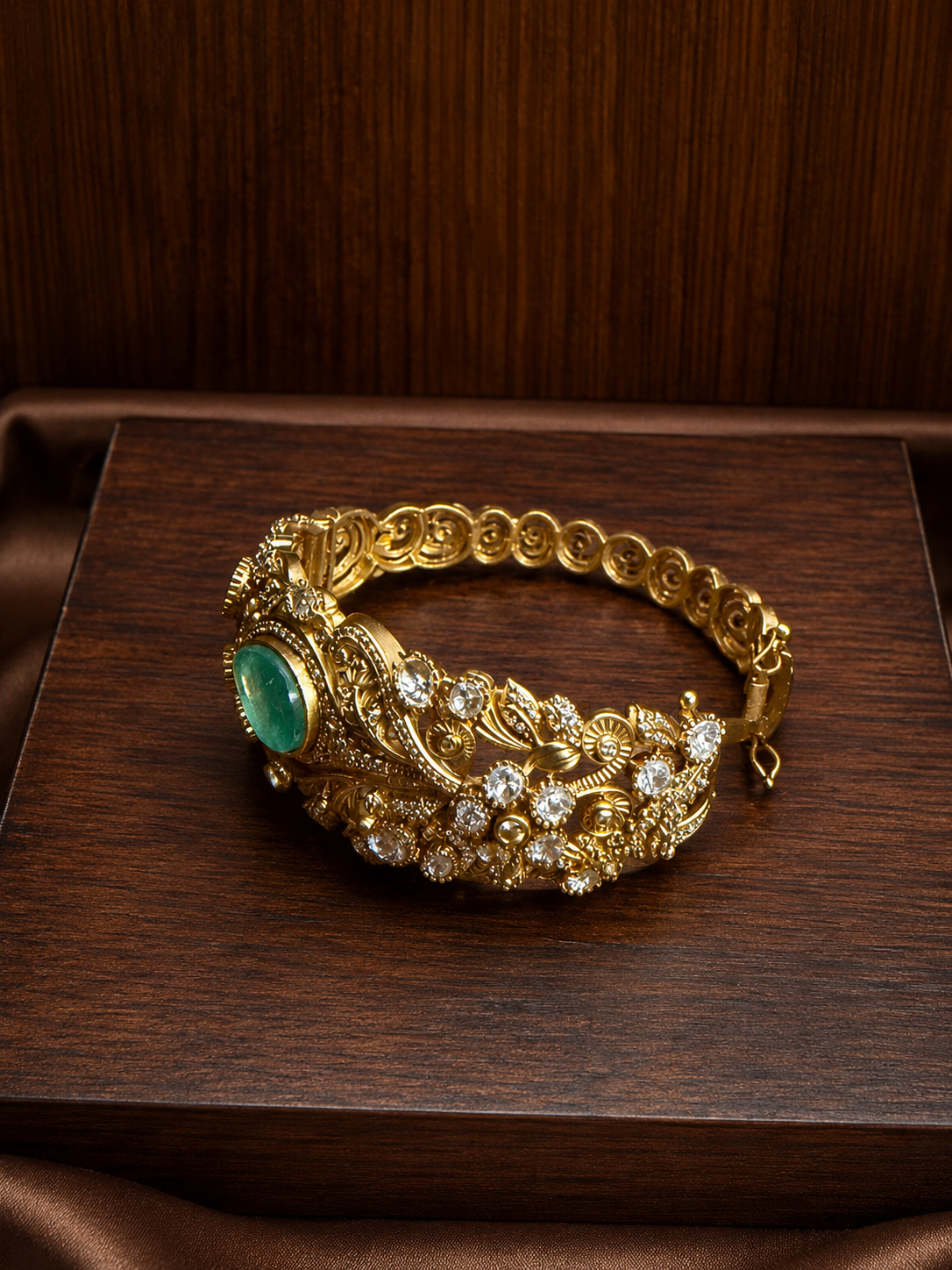Mrunalika Emerald Kundan Crest Cuff