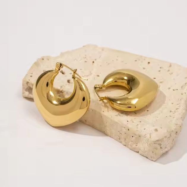 Celebs Trendy Gold Hoops