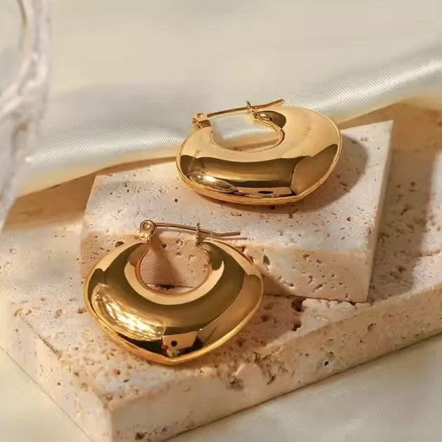 Celebs Trendy Gold Hoops