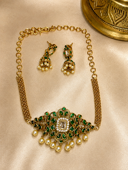 Noor Petite Emerald Choker Set