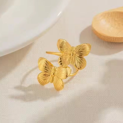 Huggy Butterfly Ring
