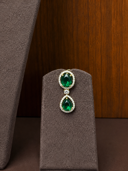 Harnika Petite Emerald Diamond Necklace Set.