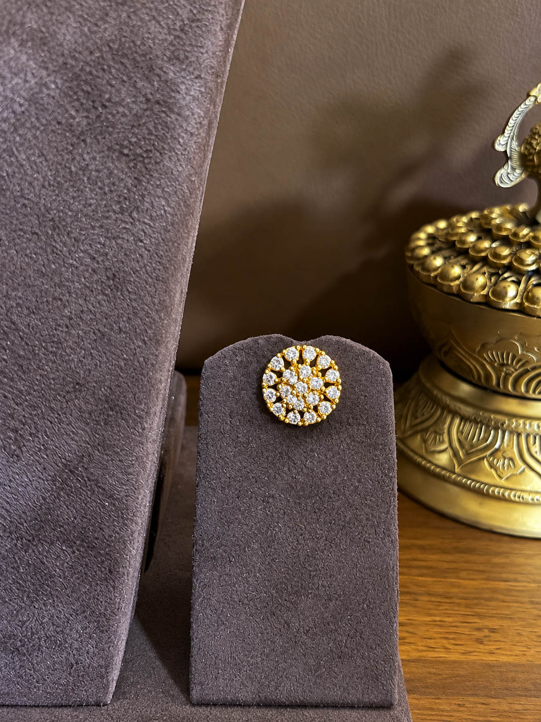 Chakrika Kasusara – Zircon Coin Necklace Set with Two Matching Earrings