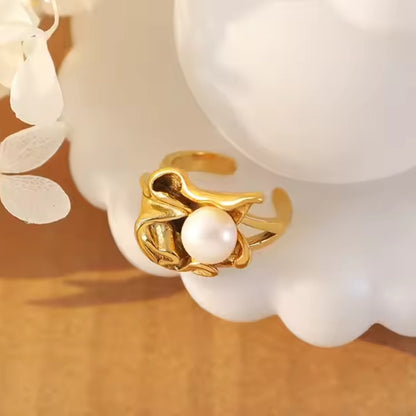 Pearl Blossom Ring - 18k Gold Plated
