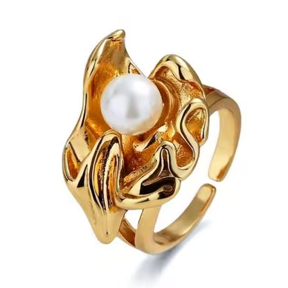 Pearl Blossom Ring - 18k Gold Plated