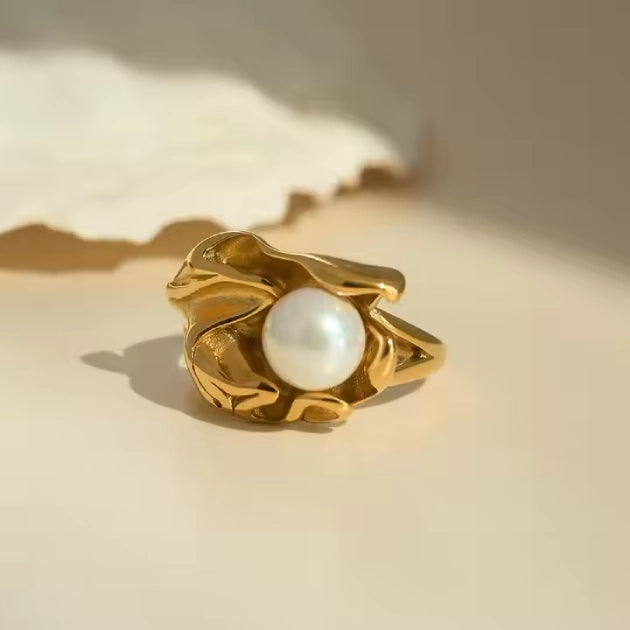 Pearl Blossom Ring - 18k Gold Plated