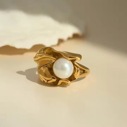 Pearl Blossom Ring - 18k Gold Plated