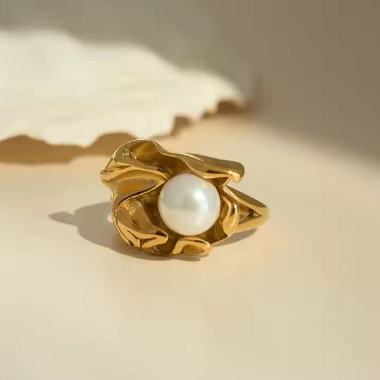 Pearl Blossom Ring - 18k Gold Plated