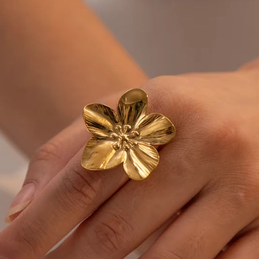 Viola Embrace Ring - 18k Gold Plated
