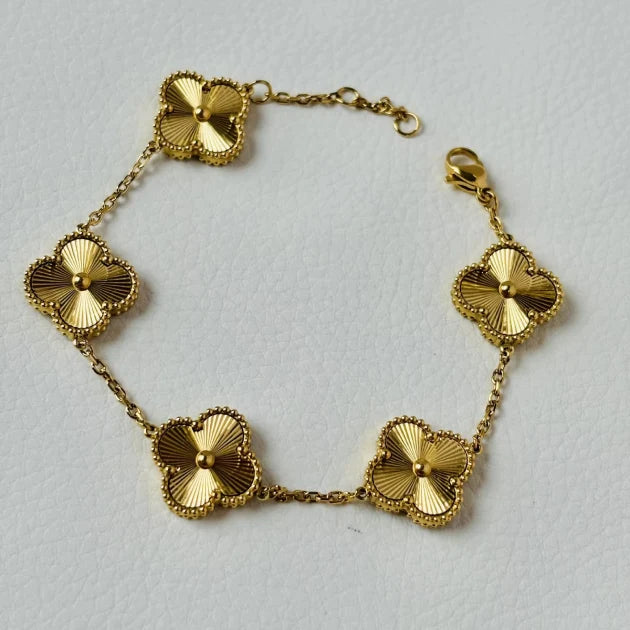 Luck and Luxe Clover Jewellery Set