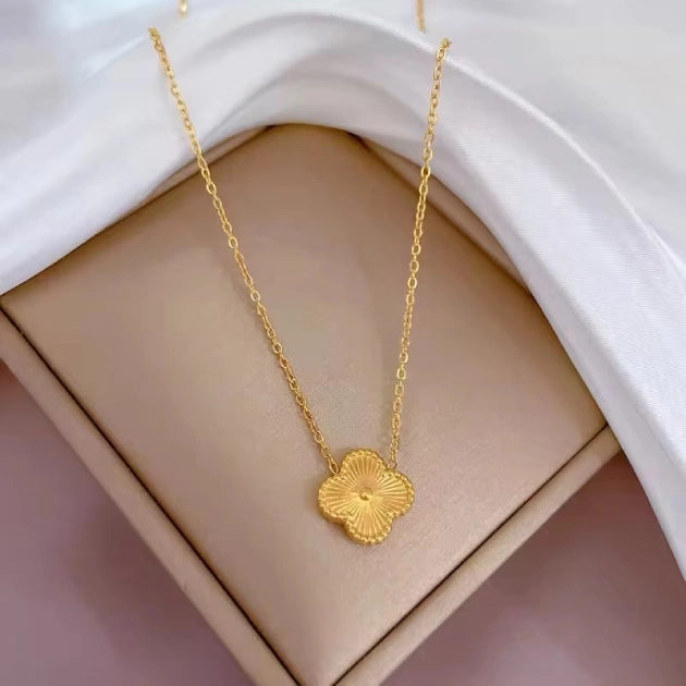 Luck and Luxe Clover Jewellery Set