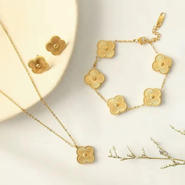 Luck and Luxe Clover Jewellery Set