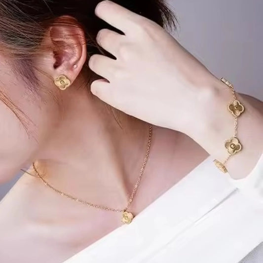 Luck and Luxe Clover Jewellery Set