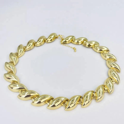 Gold Full of Petals Necklace