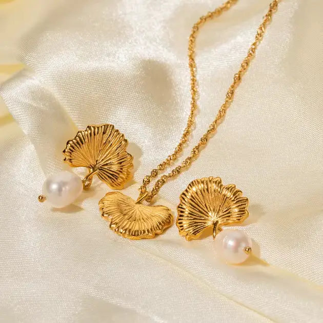 18k Gold Plated Pearl Blossom Jewellery Set