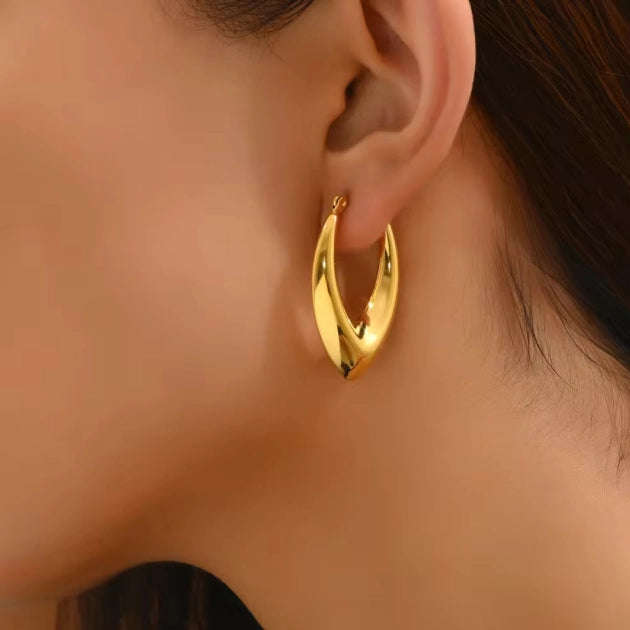 Golden V-Curve Hoops