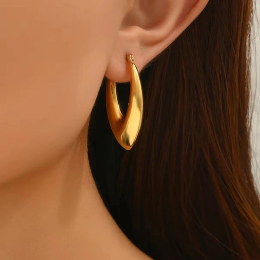 Golden V-Curve Hoops