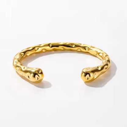 Titan Brass Cuff – Strength in Every Detail.
