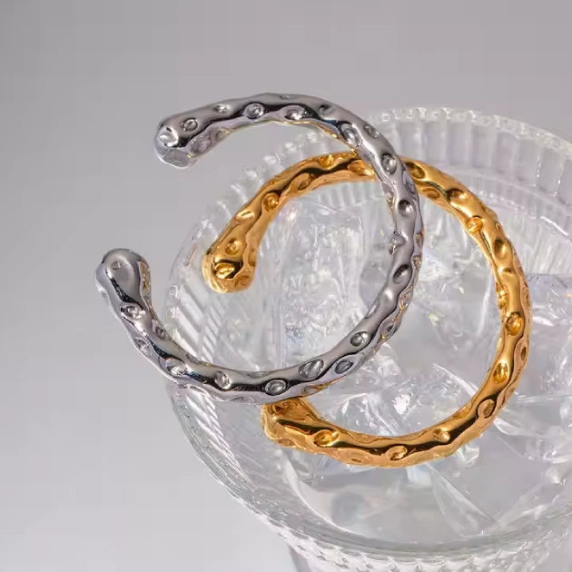 Titan Brass Cuff – Strength in Every Detail.