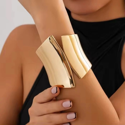 Solara Solid Gold Trendy Cuff bracelet - 18k Gold Plated