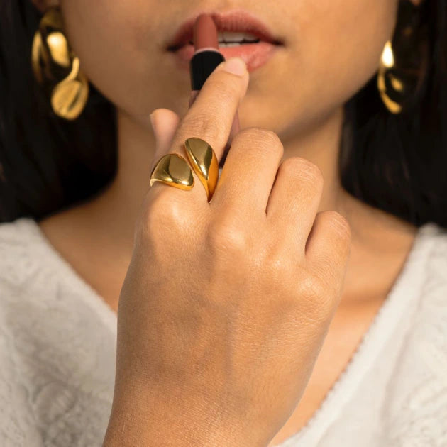 Huggy Statement Ring