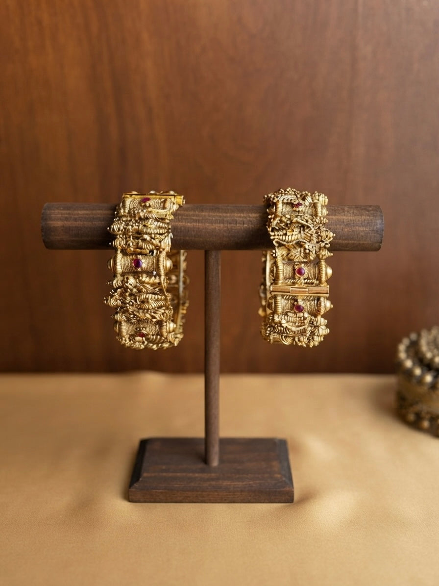 Shri Ram Parivar Jadau Kundan Kada - 1 Pair