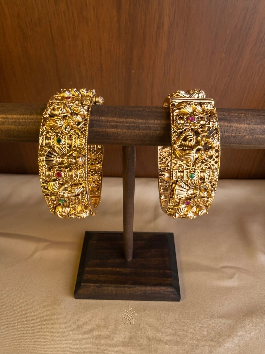 Shri Radha Krishna Antique Jadau Kundan Kada