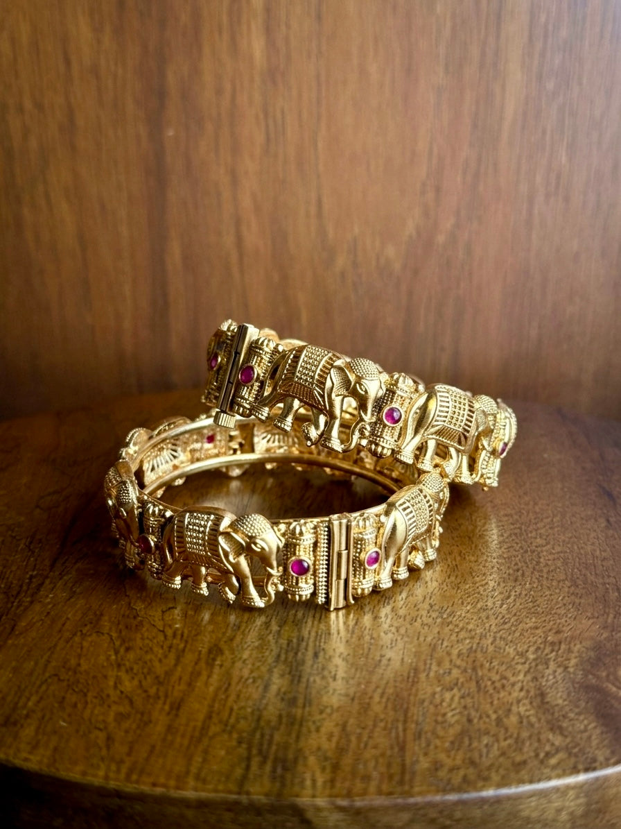 Gajendra Antique Kada