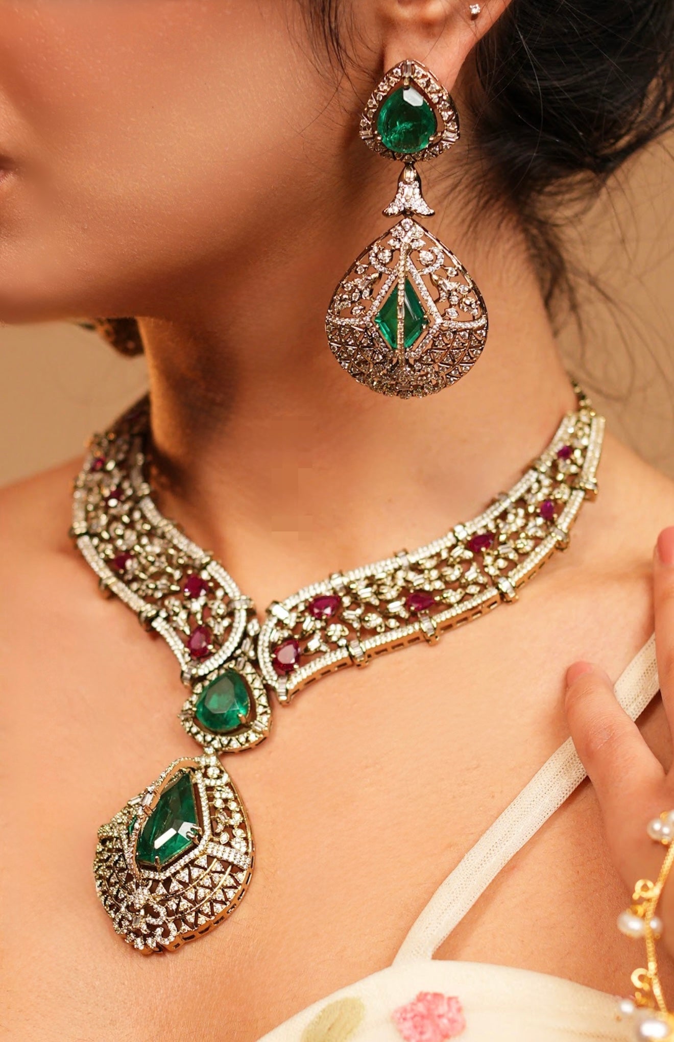 Rajratna – Emerald Diamond Filigree Heritage Necklace Set
