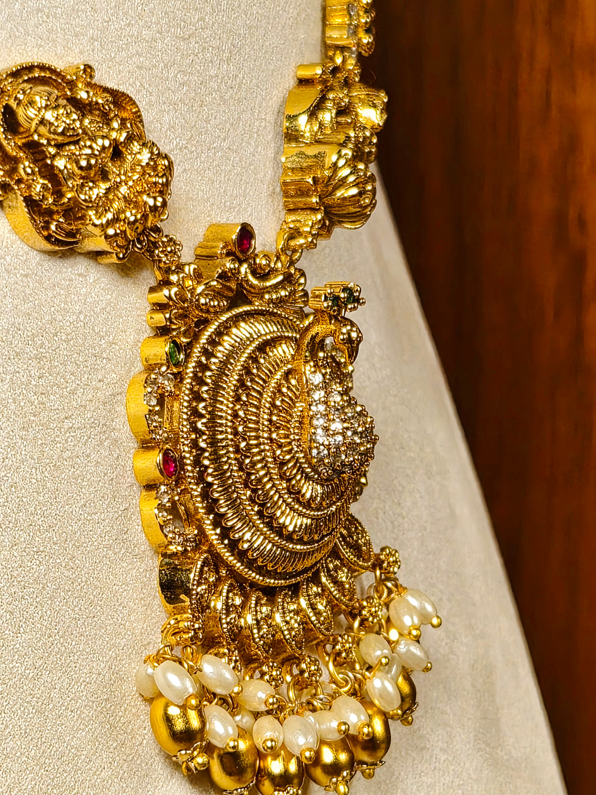 Shri Mayuri White Zircon Necklace set