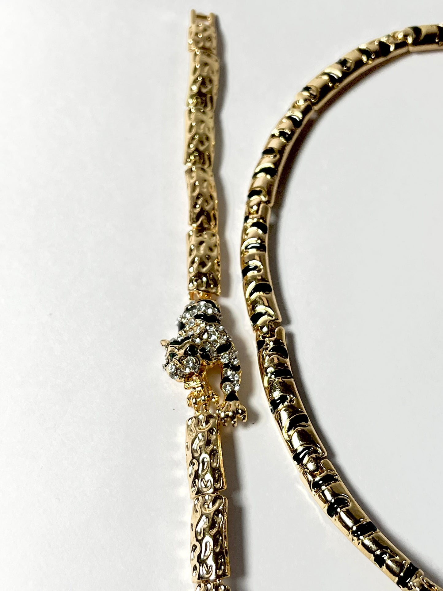 Valora – Empress of Courage Jewellery Set