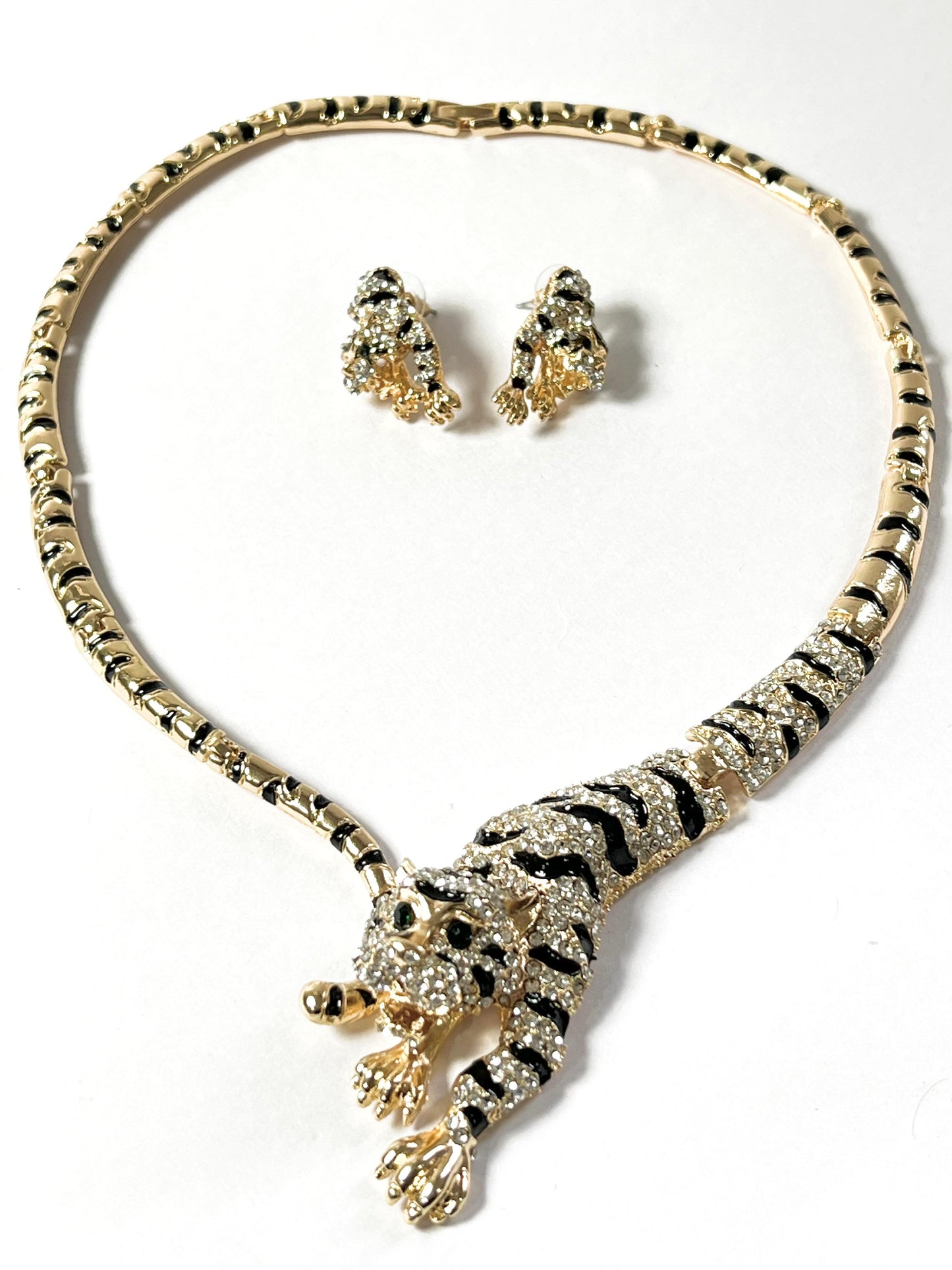 Valora – Empress of Courage Jewellery Set