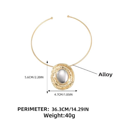 Bold Bi-Tone Necklet