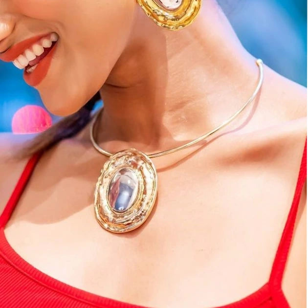 Bold Bi-Tone Necklet