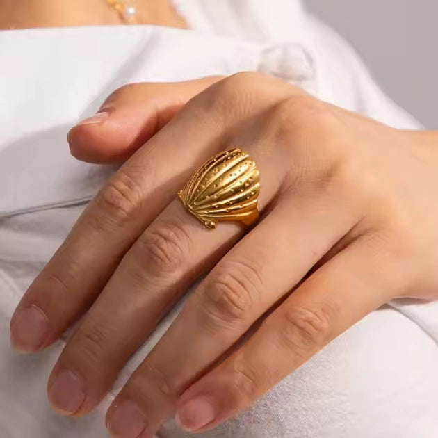 Shell Statement Ring