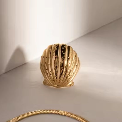 Shell Statement Ring